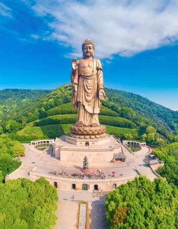 Statue de Ling Shan haute de 88 mètres de haut dans la ville de Wuxi en Chine